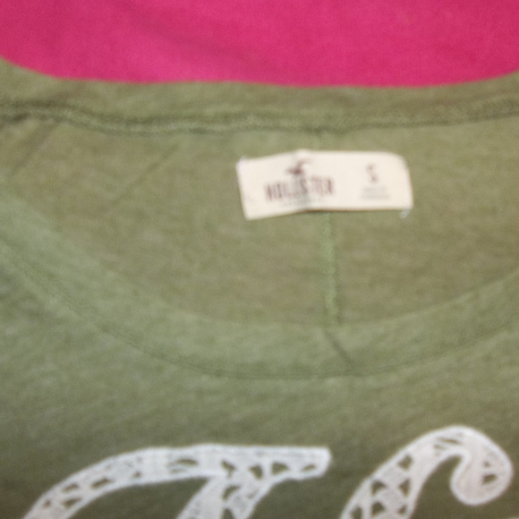 2/$28 Hollister khaki green T-Shirt Ladies Junior Size S - Picture 3 of 5